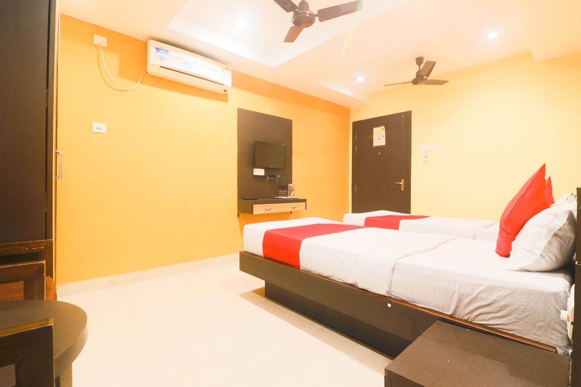 Oyo 27736 Hotel Sunview Guwahati Exterior foto